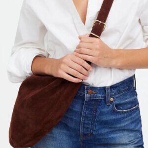 The Essential Curve Shoulder Bag